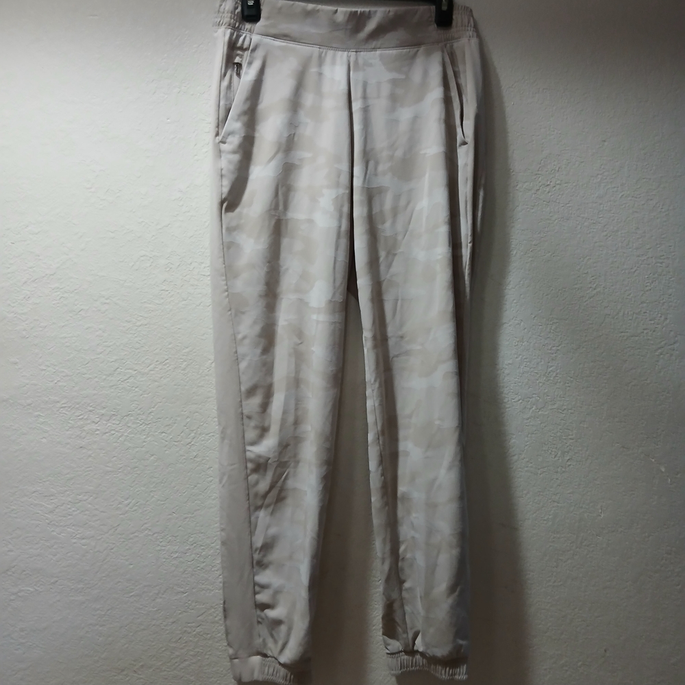 Athleta Beige Camouflage Pants size 6